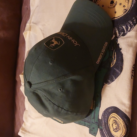 John Deere Cap and Shirt Set - Picture 5 of 8
